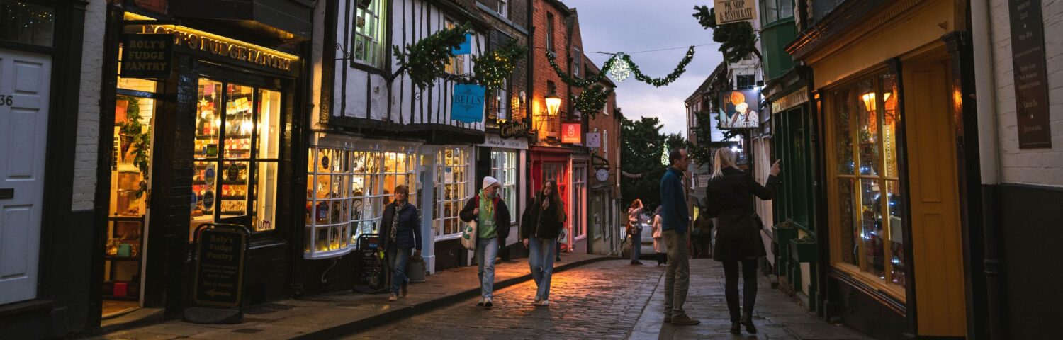 Lincoln Christmas Guide 2022 - Select One Top Up
